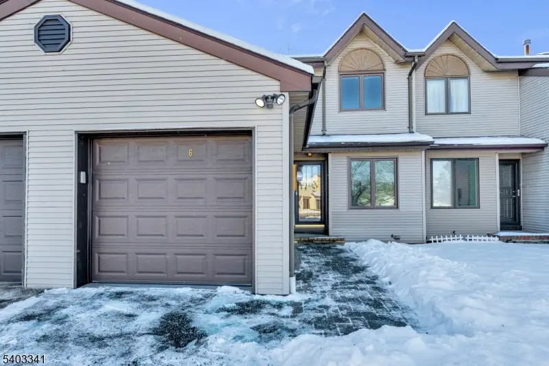 6 Dogwood Cir, Raritan Township, NJ 08822 - Image #2