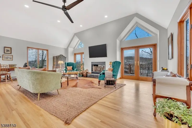 68 High Point Rd, Bloomingdale, NJ 07403 - Image #2