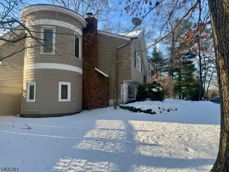 9 Windsor Dr, Oak Ridge, NJ 07438 - Image #3