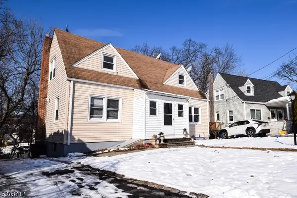 31 Aberdeen Ct, Haledon Boro, NJ 07508