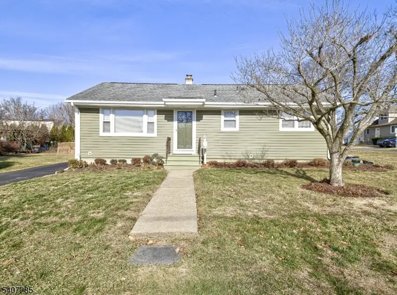 402 W Frech Ave, Manville, NJ 08835 - Image #1