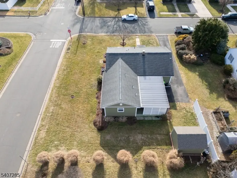 402 W Frech Ave, Manville, NJ 08835 - Image #3