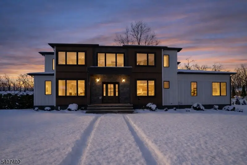 17 Penwood Rd, Livingston, NJ 07039 - Image #1