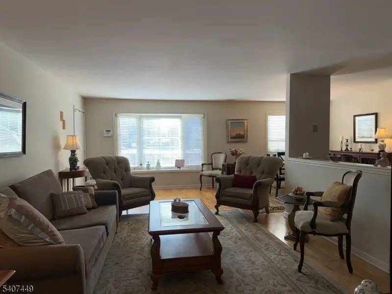 37 Chanda Ct, Clifton, NJ 07012 - Image #3