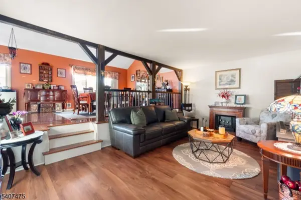 63 Tennyson St, Carteret Boro, NJ 07008