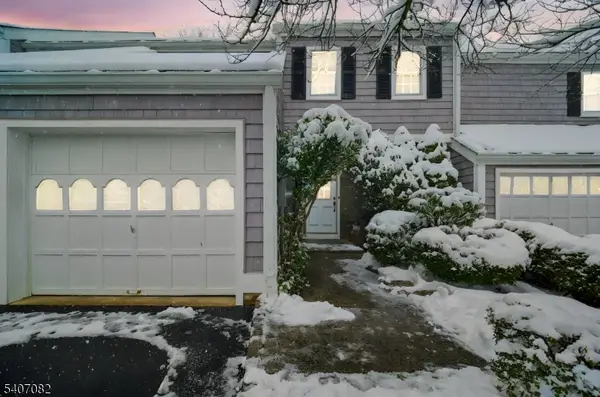 6 Hampshire Dr, Mendham Boro, NJ 07945