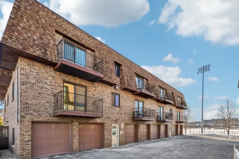 825 Riverside Ave #14B, Lyndhurst, NJ 07071 - Image #1