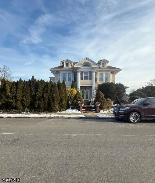 871 Colonia Rd, Elizabeth City, NJ 07208