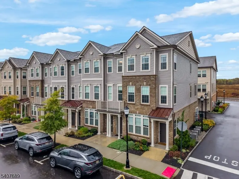 105 Robeson St, Branchburg, NJ 08876 - Image #1