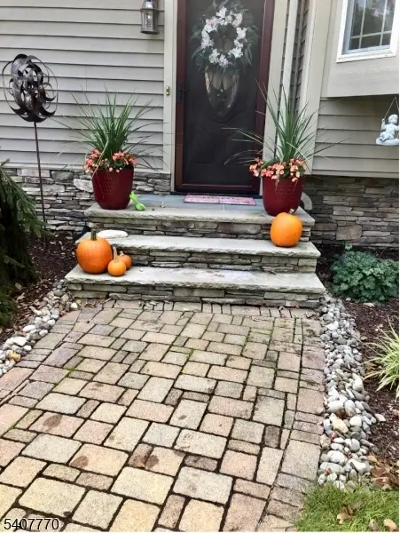 3 Birchwood Dr, Stockholm, NJ 07460 - Image #2