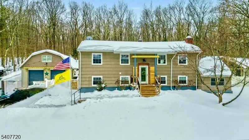 27 Grandview Ave, Stockholm, NJ 07460 - Image #1