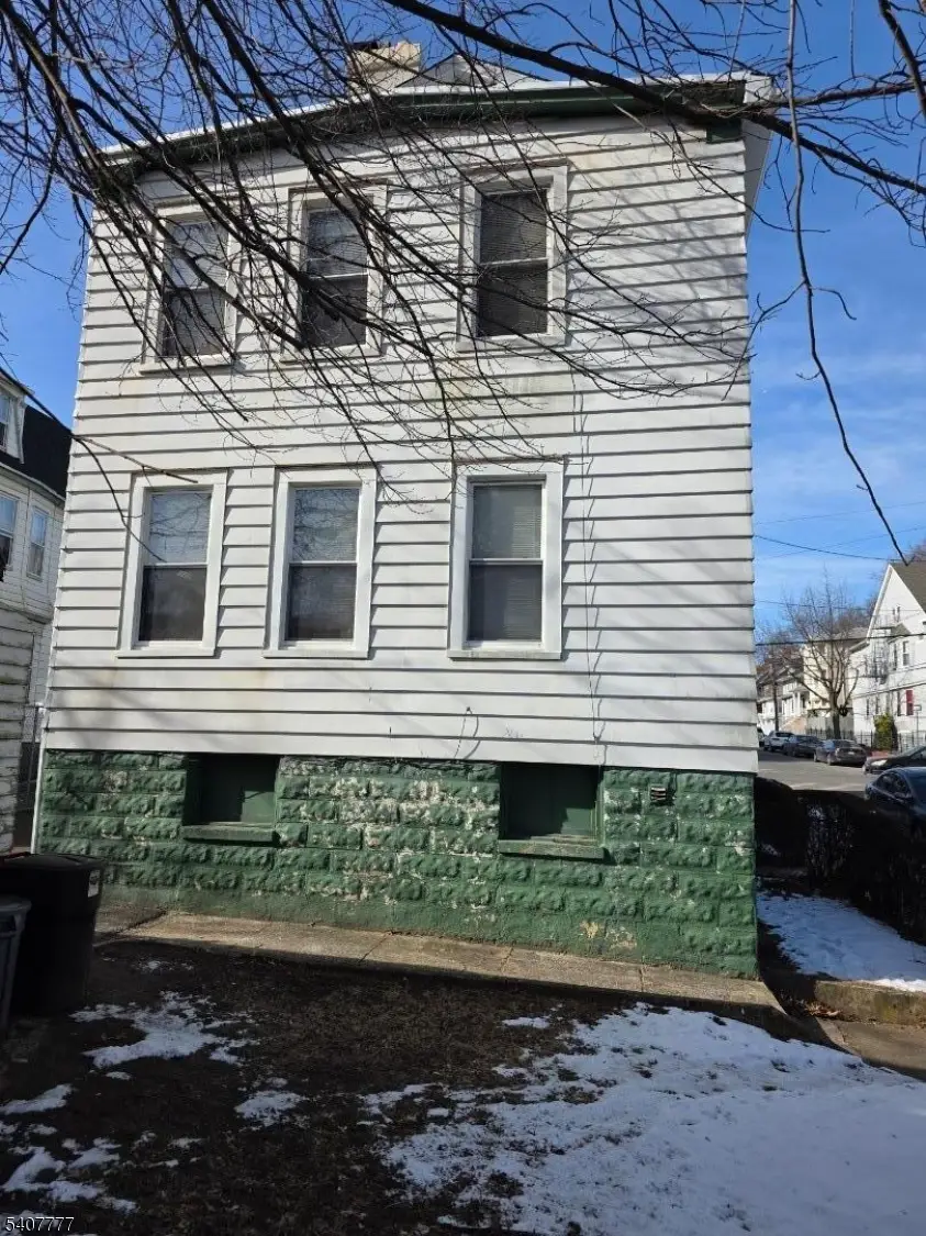 388 Seymour Ave, Newark, NJ 07112 - Image #3