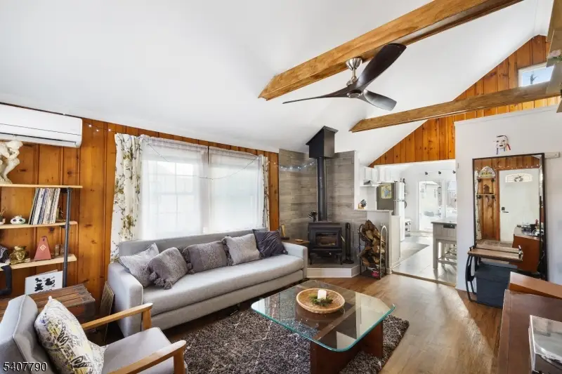 110 Breakneck Rd, Highland Lakes, NJ 07422 - Image #2