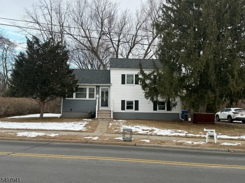 706 Cedarbrook Ave, South Plainfield, NJ 07080 - Image #2