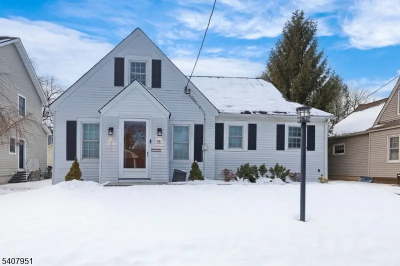 15 Godfrey Ave, Roseland, NJ 07068 - #1