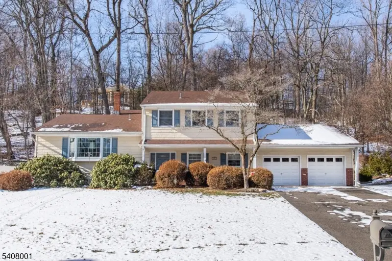 686 Kennedy Dr, Washington Township, NJ 07676 - Image #1