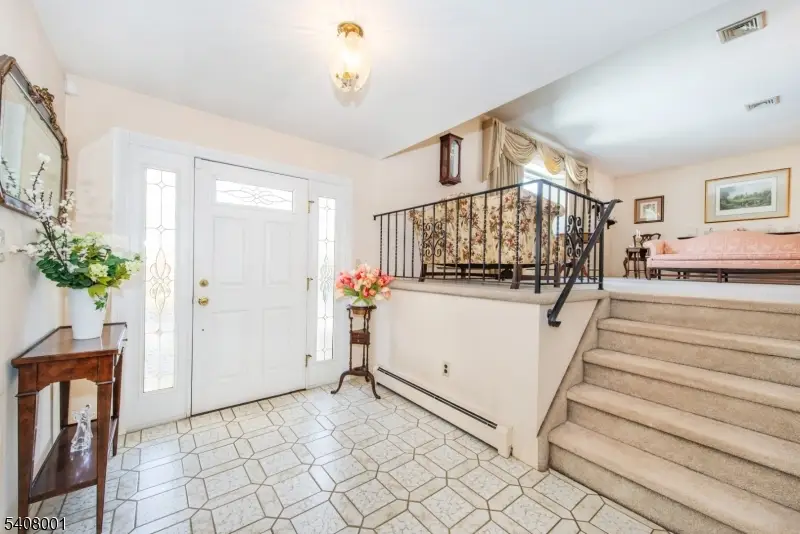 686 Kennedy Dr, Washington Township, NJ 07676 - Image #3