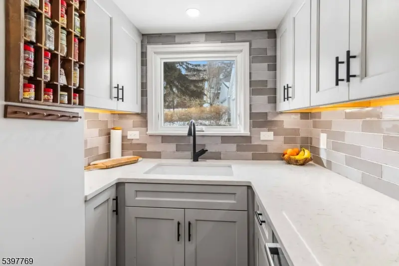 2 Longview Ter, Morristown, NJ 07960 - Image #2