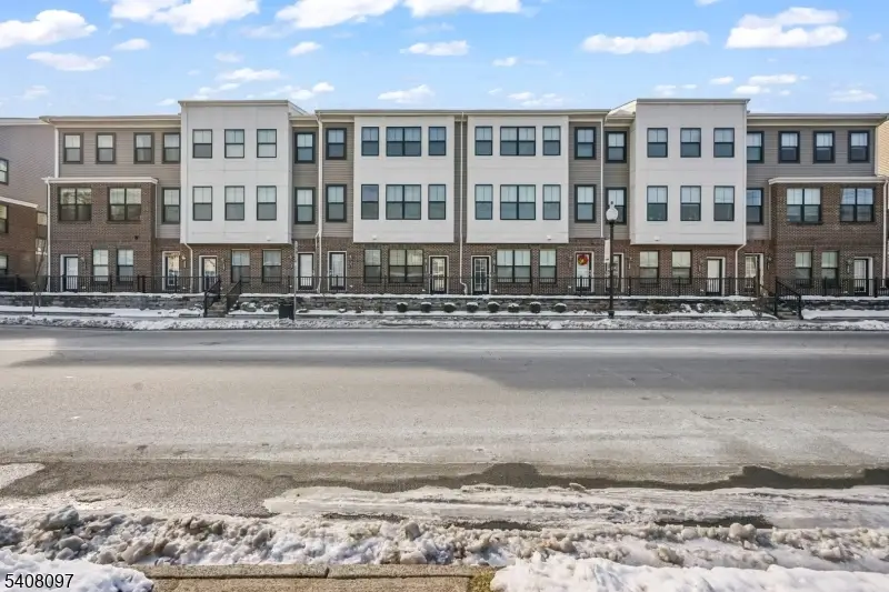 353 Main St, Singac, NJ 07424 - Image #1