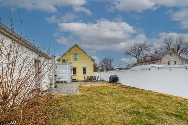 17 Dietrich St, Little Ferry Boro, NJ 07643