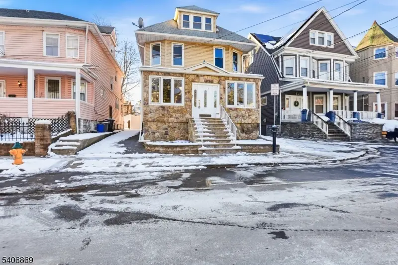 71 Oakland Ter, Newark, NJ 07106 - Image #1