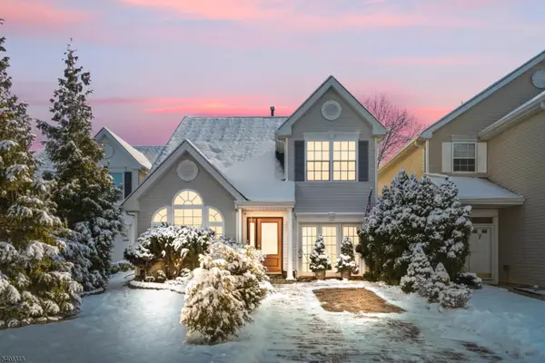 18 Tall Oaks Ct, Old Bridge Twp., NJ 08857