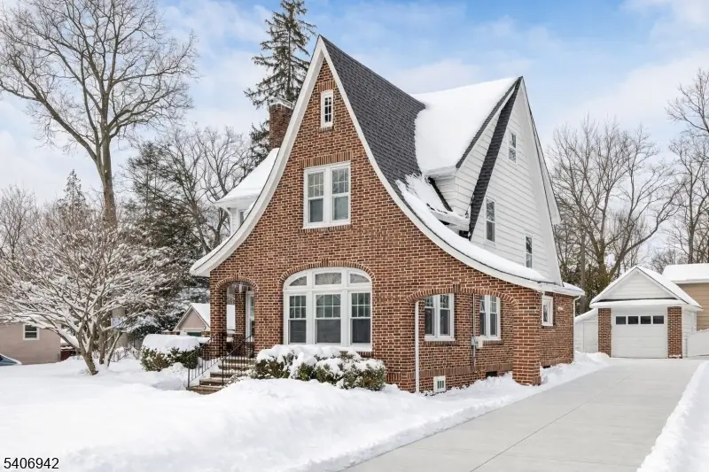 33 Homewood Ave, Allendale, NJ 07401 - #1