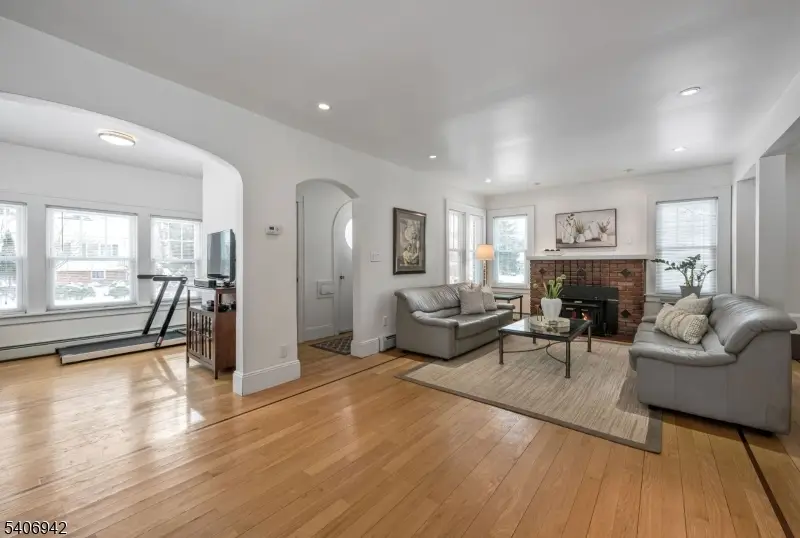 33 Homewood Ave, Allendale, NJ 07401 - #3