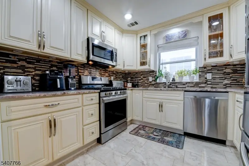 1008 E Grand St, Elizabeth, NJ 07201 - #3