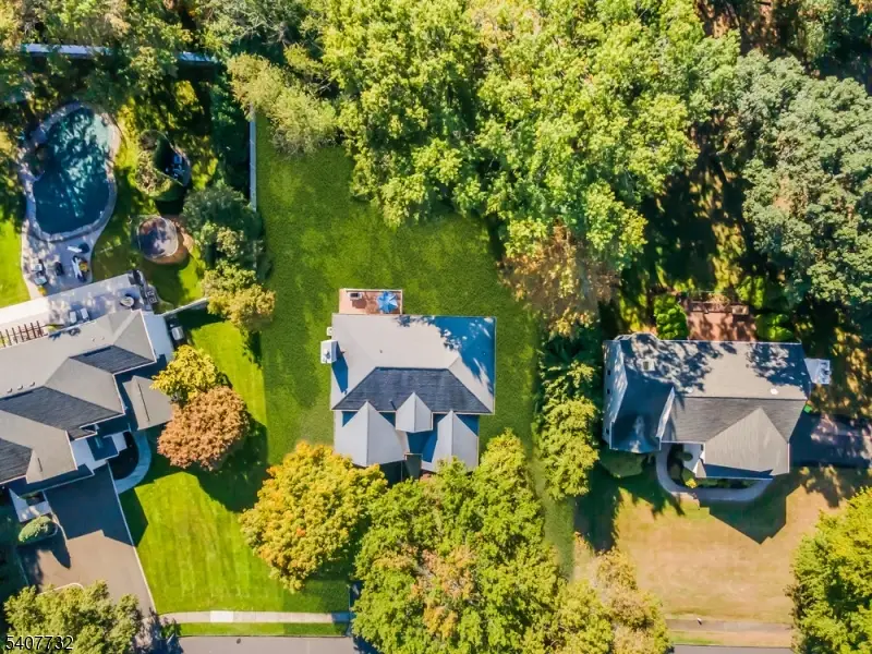 4 Erin Ct, Bradley Gardens, NJ 08807 - Image #2