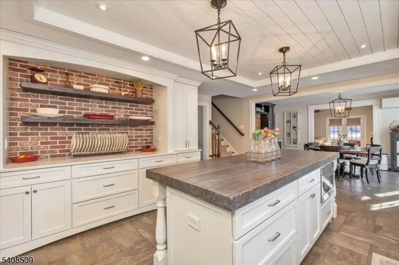 128 Old Forge Rd, Millington, NJ 07946 - Image #3