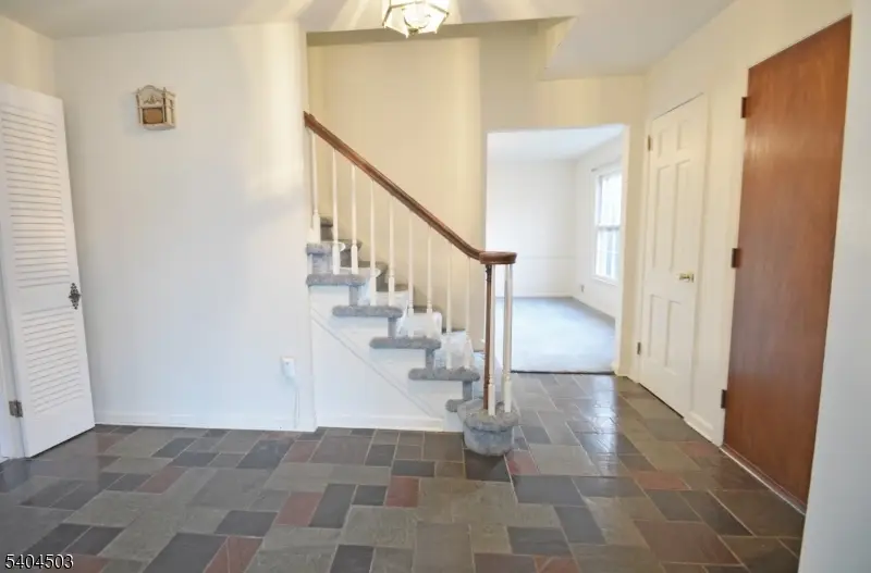 4 Tip Top Way, Berkeley Heights, NJ 07922 - Image #2