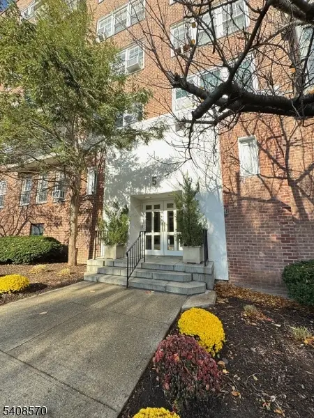 5 Roosevelt Pl 4a #4A, Montclair, NJ 07042 - Image #1