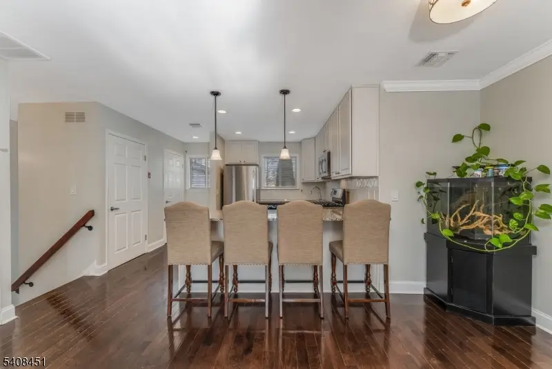 908 Reed Ct, Raritan Township, NJ 08822 - Image #3