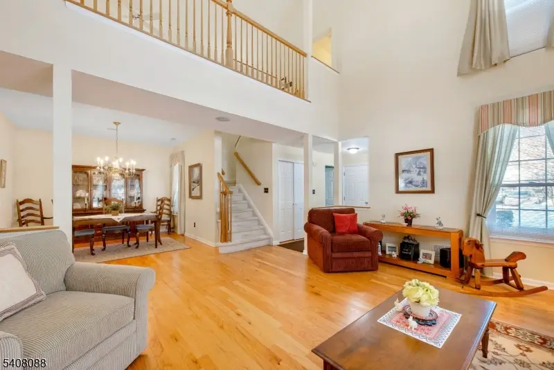 136 Crestview Ln, Mount Arlington, NJ 07856 - Image #3