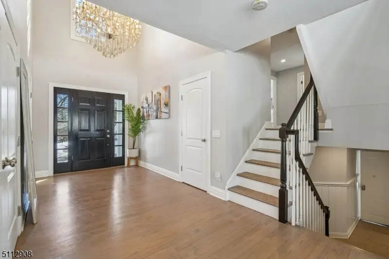 5 Farley Rd, Millburn, NJ 07078 - #2