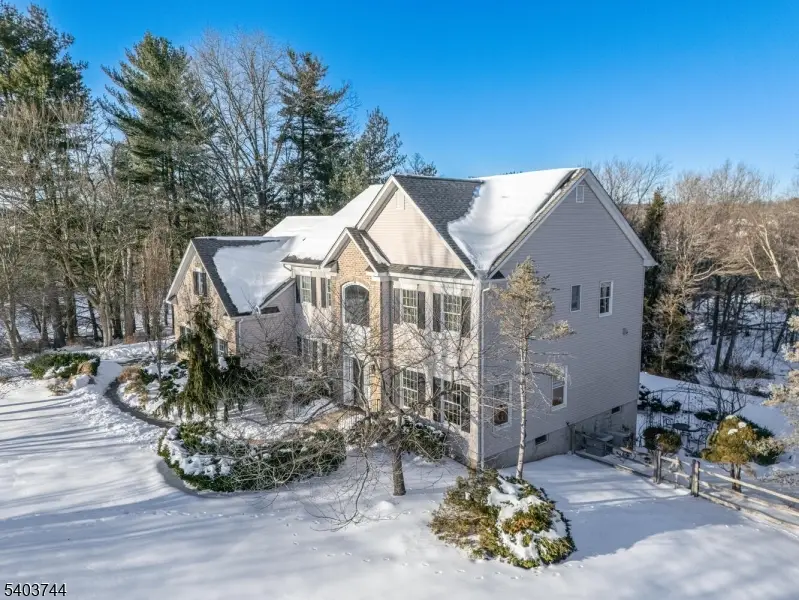 5 Southgate Dr, Clinton Township, NJ 08801 - Image #2