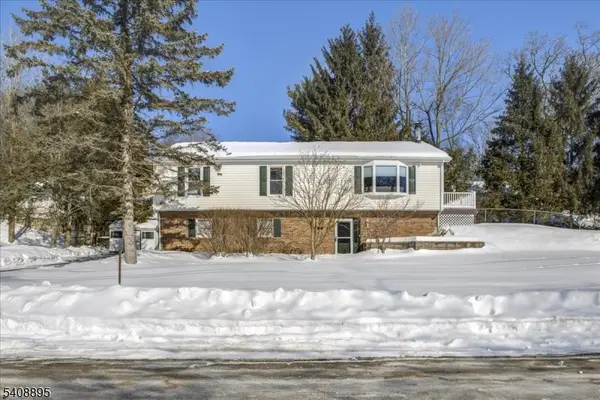 19 Danbury Ln, Jefferson Twp., NJ 07849