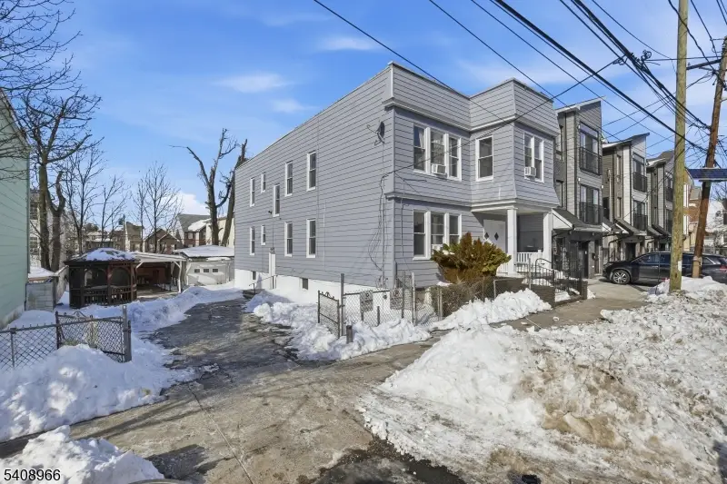 599 S 18th St, Newark, NJ 07103 - Image #2