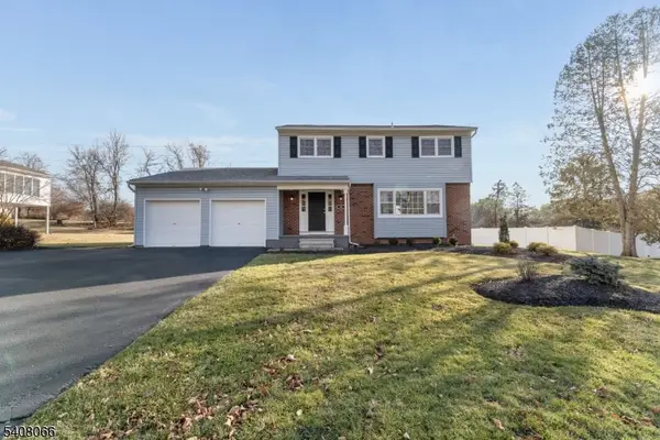 14 Dryden Ter, Lopatcong Twp., NJ 08865