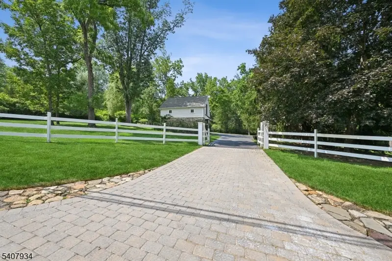 109 Mosle Road, Mendham Township, NJ 07945 - Image #2