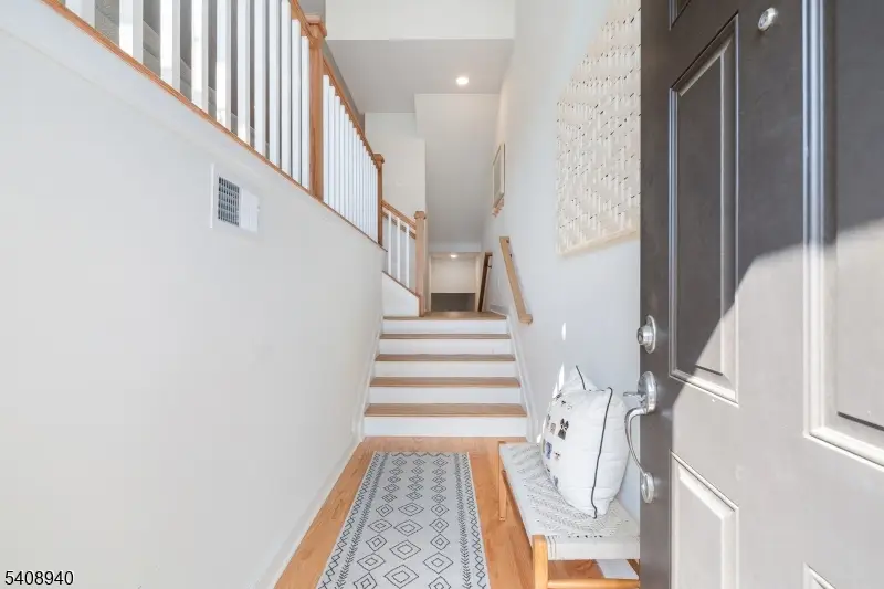 4 Marigold Ct, Warren, NJ 07059 - #2