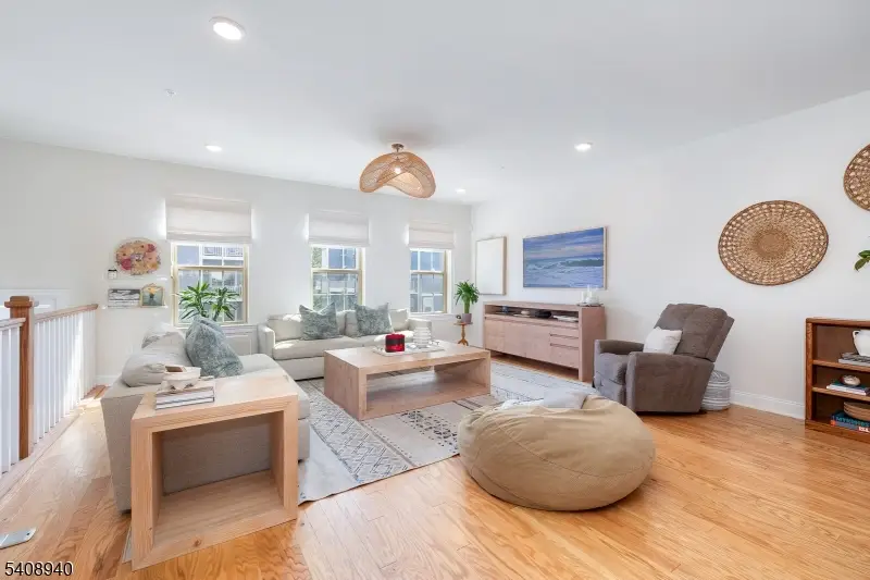 4 Marigold Ct, Warren, NJ 07059 - #3