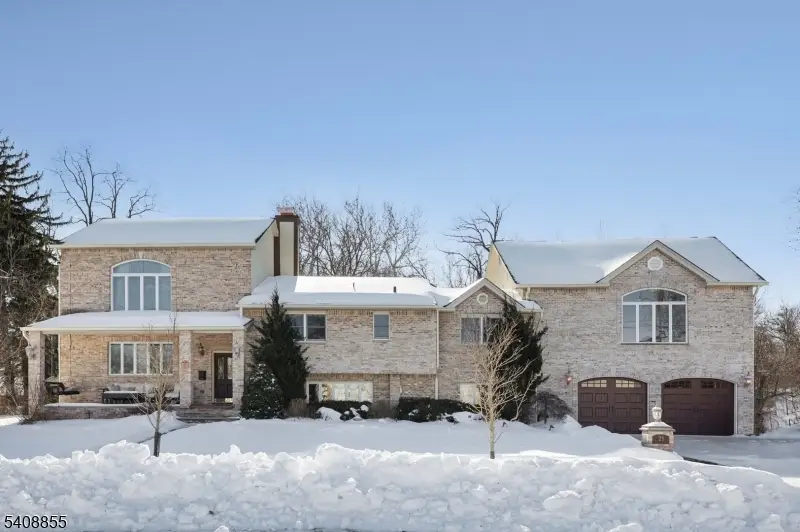 21 Sandra Cir, Westfield, NJ 07090 - #1