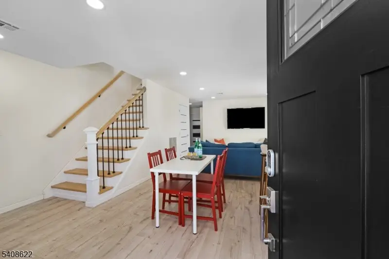 18 Mohawk Ave, Lake Hiawatha, NJ 07034 - #3