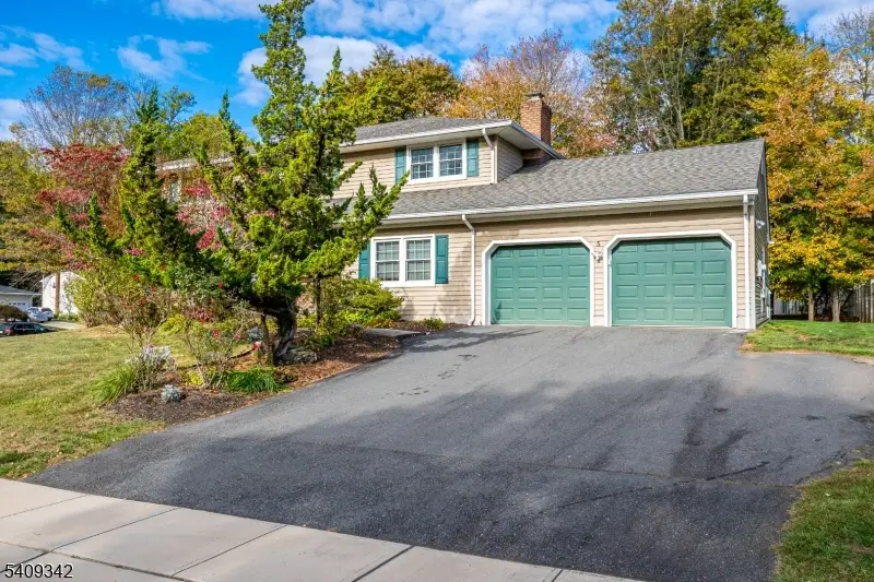 5 Woodmere Rd, North Brunswick, NJ 08902 - Image #2