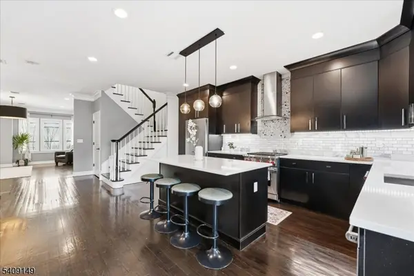 397 3rd St, Jersey City, NJ 07302