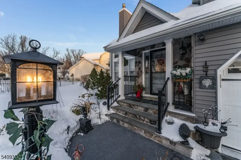 7 Rachel Ct, Clinton, NJ 08809 - #3