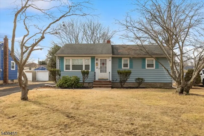 283 Arnold Ave, North Plainfield, NJ 07063 - #1