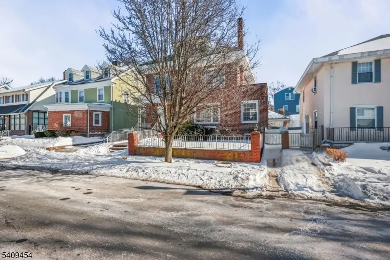 82 Girard Pl, Newark, NJ 07108 - #3